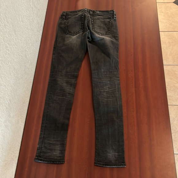 Rock Revival Jeans - Picture 5 of 7